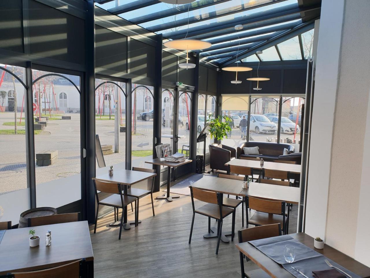 Hotel De La Gare - Restaurant Bistro Quai La Roche-sur-Yon Dış mekan fotoğraf
